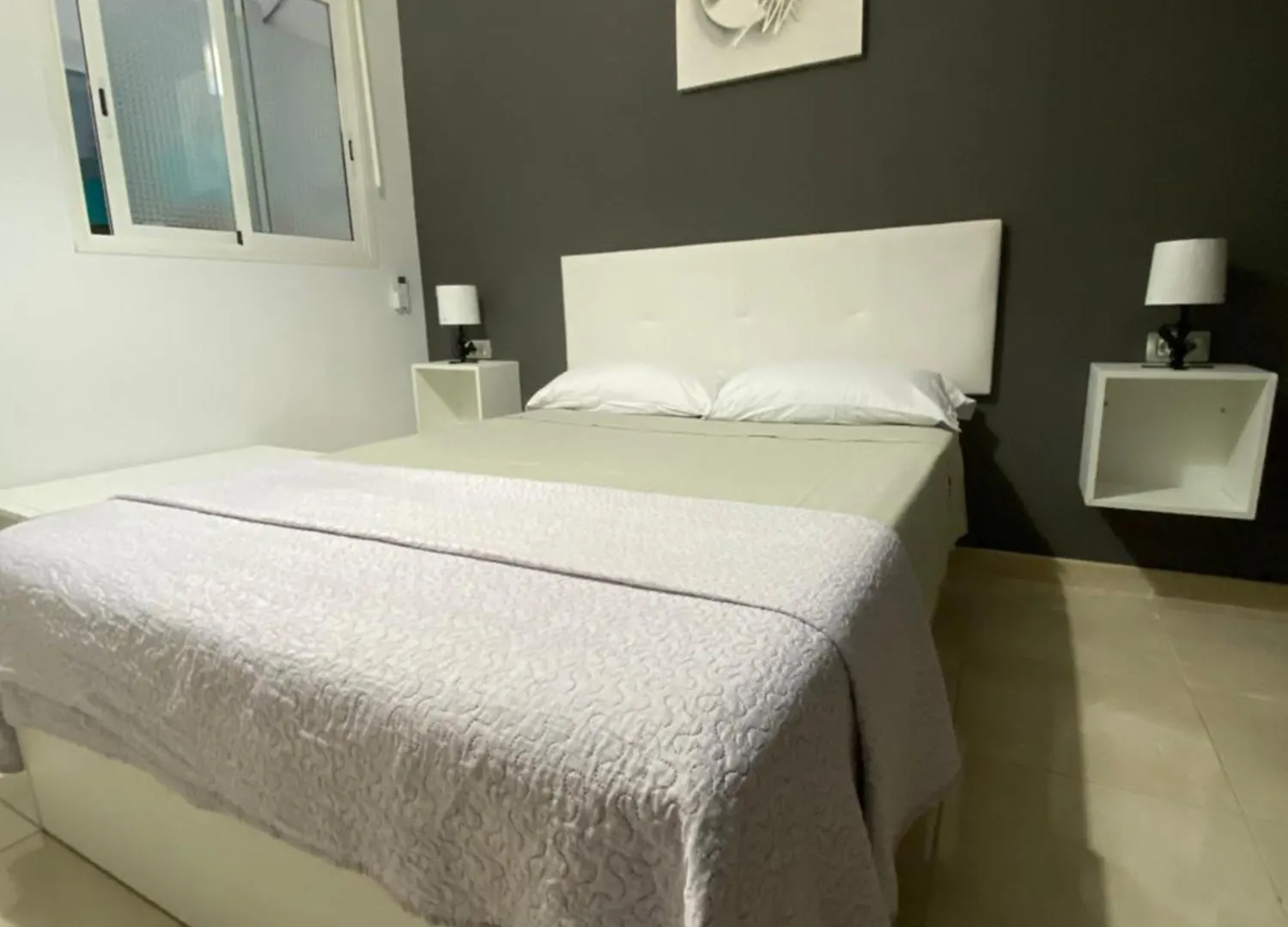 Homestay Deluxe Room In Apartment Shared In Los Cristianos Playa Habitacionstanza Air-Conditioned Arona  Spain