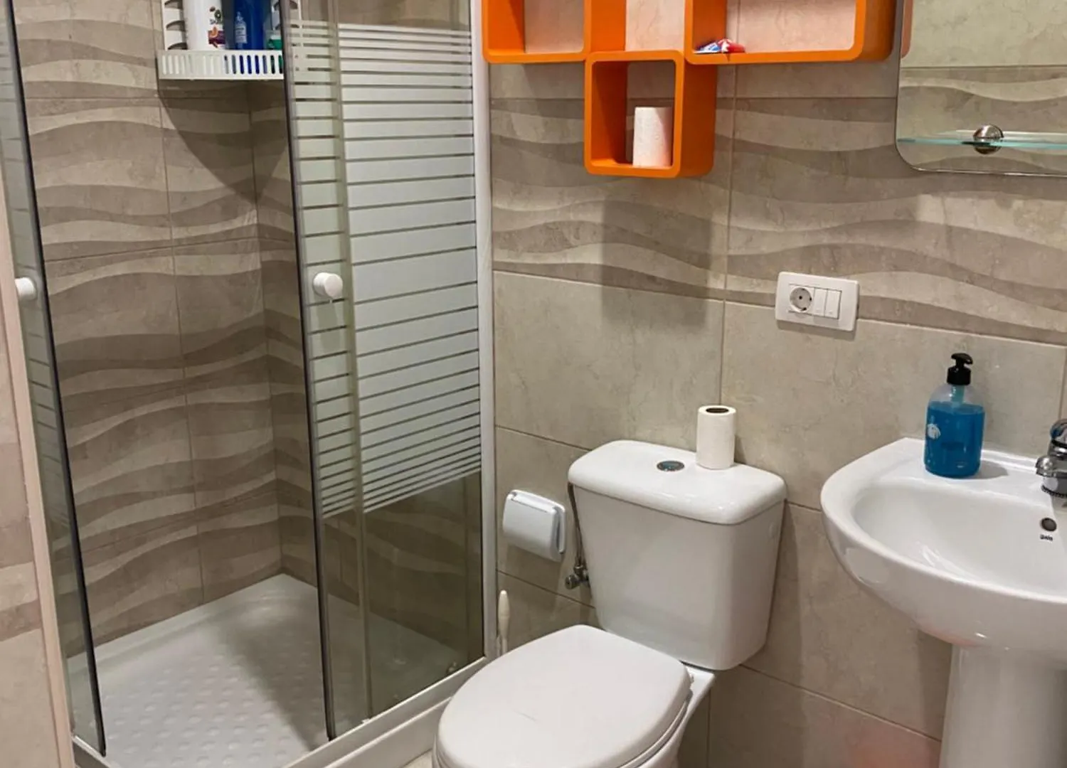 Deluxe Room In Apartment Shared In Los Cristianos Playa Habitacionstanza Air-Conditioned Arona  0*, Arona (Tenerife) Spain